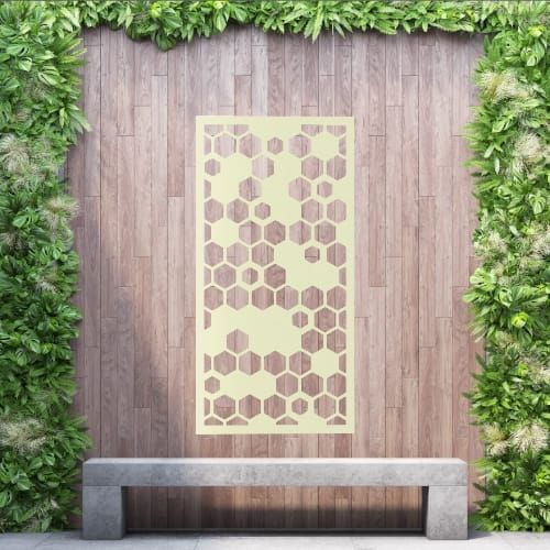 Aluminium Privacy Screen Honeycombe - Free Standing - 1800mm x 900mm Cream